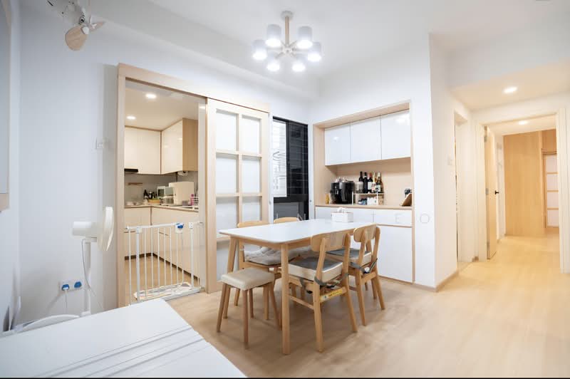 The Mayfair, 1 Jurong East Street 32, 3 Bedrooms, 1,345 sqft, Condominium For Sale, by Christine Teo, 500148381 - Kitchen - PropertyGuru.com.sg