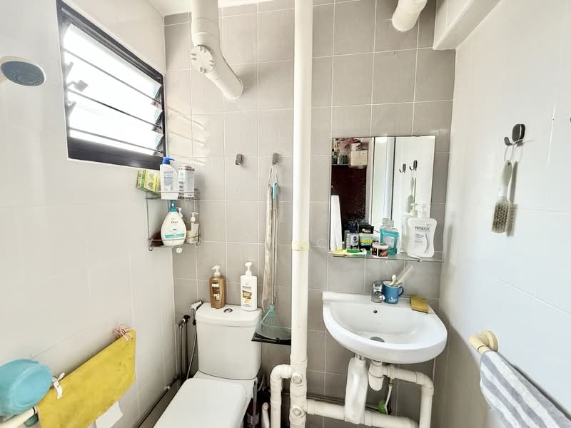 80 Bedok North Road, 80 Bedok North Road, 3 Bedrooms, 979 sqft, HDB Flat For Sale, by VIVIAN Chan, 500148384 - Master Bathroom - PropertyGuru.com.sg