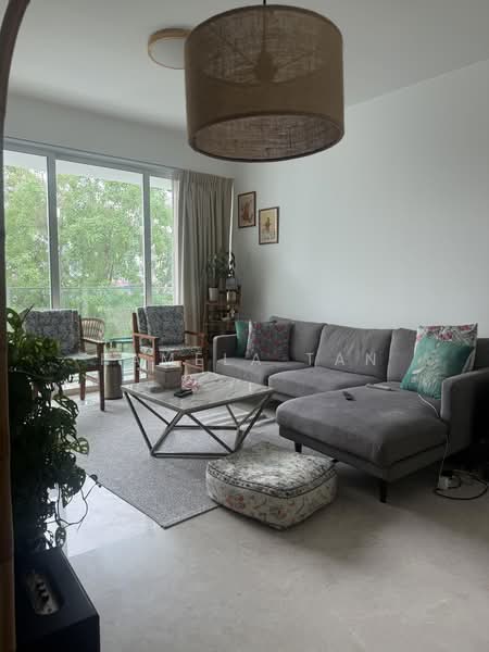 Parc Emily, 5 Mount Emily Road, 2 Bedrooms, 1,012 sqft, Condominium For Rent, by Pamela Tan, 500148392 - Living Room - PropertyGuru.com.sg