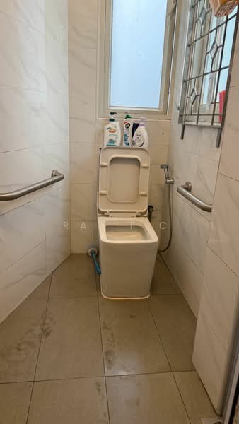 Approved Workers Quarters @ Little India, Norris Road, 2 Bedrooms, 500 sqft, Shophouse For Rent, by Raj T C, 500148402 - Bathroom - PropertyGuru.com.sg