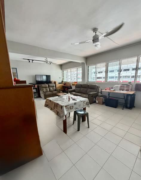 312 Jurong East Street 32, 312 Jurong East Street 32, 3 Bedrooms, 1,119 sqft, HDB Flat For Sale, by Ng Yvonne, 500148414 - Living Room - PropertyGuru.com.sg
