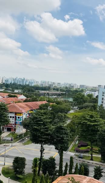 312 Jurong East Street 32, 312 Jurong East Street 32, 3 Bedrooms, 1,119 sqft, HDB Flat For Sale, by Ng Yvonne, 500148414 - Exterior - PropertyGuru.com.sg