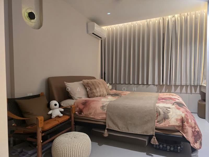 Sherwood Towers, 3 Jalan Anak Bukit, 3 Bedrooms, 1,485 sqft, Apartment For Sale, by Gary Loh, 500148419 - Master Bedroom - PropertyGuru.com.sg