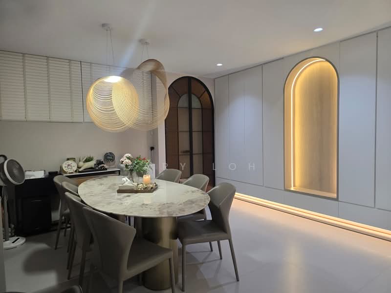 Sherwood Towers, 3 Jalan Anak Bukit, 3 Bedrooms, 1,485 sqft, Apartment For Sale, by Gary Loh, 500148419 - Dining Room - PropertyGuru.com.sg
