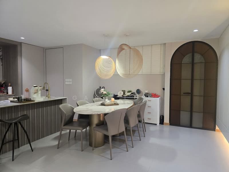 Sherwood Towers, 3 Jalan Anak Bukit, 3 Bedrooms, 1,485 sqft, Apartment For Sale, by Gary Loh, 500148419 - Dining Room - PropertyGuru.com.sg