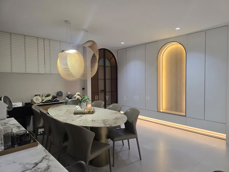 Sherwood Towers, 3 Jalan Anak Bukit, 3 Bedrooms, 1,485 sqft, Apartment For Sale, by Gary Loh, 500148419 - Dining Room - PropertyGuru.com.sg