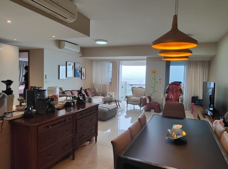 V on Shenton, 5 Shenton Way, 3 Bedrooms, 1,765 sqft, Condominium For Sale, by Zheng Zong Jian, 500148430 - Living Room - PropertyGuru.com.sg