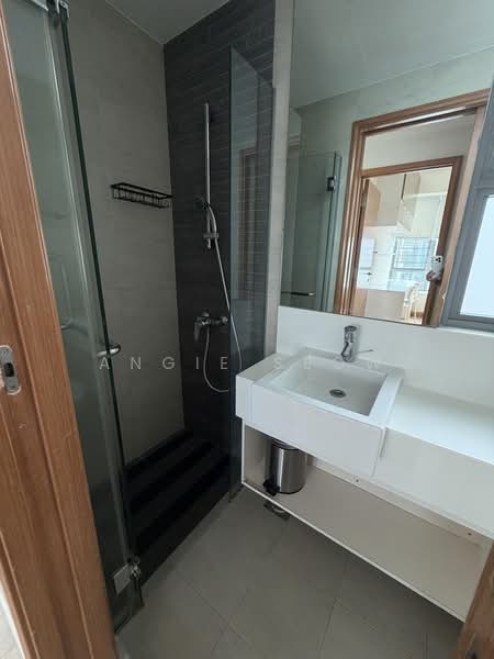 Park Infinia at Wee Nam, 6A Lincoln Road, 2 Bedrooms, 850 sqft, Condominium For Sale, by Angie Seow, 500148443 - Common Bath - PropertyGuru.com.sg