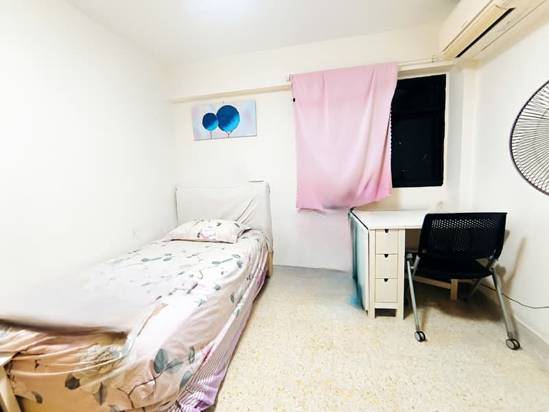 228 Lorong 8 Toa Payoh, 228 Lorong 8 Toa Payoh, Room Rental, 130 sqft, HDB Flat For Rent, by Kay HO 何杰彬, 500148460 - Bedroom - PropertyGuru.com.sg