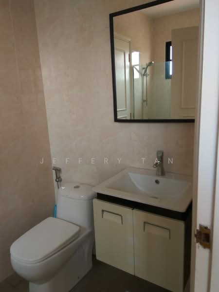 Yunnan Gardens, Yunnan Walk 1, 1 Bedroom, 250 sqft, Terraced House For Rent, by Jeffery Tan, 500148471 - Bathroom - PropertyGuru.com.sg