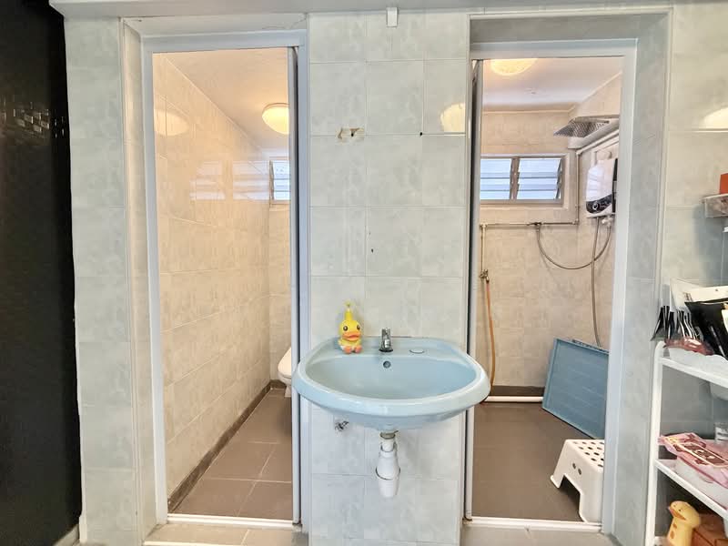 65 Marine Drive, 65 Marine Drive, 2 Bedrooms, 818 sqft, HDB Flat For Rent, by Yu Tianxin, 500148481 - Bathroom - PropertyGuru.com.sg