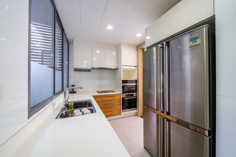 Helios Residences, 15 Cairnhill Circle, 2 Bedrooms, 1,281 sqft, Condominium For Rent, by Adrian Lim, 500148483 - Kitchen - PropertyGuru.com.sg