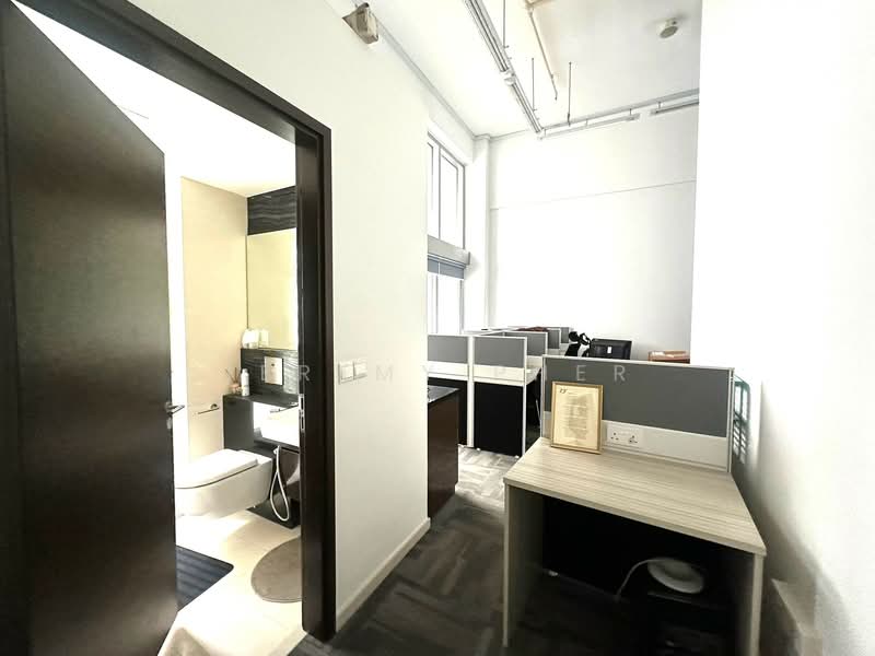Eon Shenton, 70 Shenton Way, 1,259 sqft, Office For Rent, by Jeremy Pher, 500148485 - Bathroom - CommercialGuru.com.sg