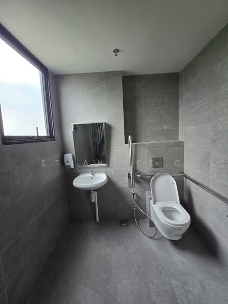 Stellar @ Tampines, 12 Tampines North Drive 4, 1,722 sqft, Factory / Workshop (B2) For Rent, by Ethan Lee C H, 500148494 - Bathroom - CommercialGuru.com.sg