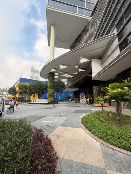Alexandra Central, 321 Alexandra Road singapore, Alexandra / Commonwealth, 700 sqft, Mall Shop For Sale, by Leister Neo, 500148498 - Momentus Hotel - CommercialGuru.com.sg