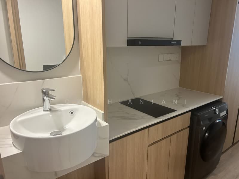 Studio @ RV, , 1 Bedroom, 200 sqft, Condominium For Rent, by Rick Khiantani, 500148511 - Kitchen - PropertyGuru.com.sg
