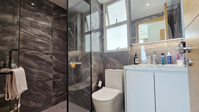 Vacanza @ East, 36 Lengkong Tujoh, 2 Bedrooms, 807 sqft, Condominium For Sale, by Ian Ho, 500148518 - Bathroom - PropertyGuru.com.sg