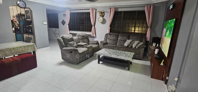 756 Woodlands Avenue 4, 756 Woodlands Avenue 4, 3 Bedrooms, 1,313 sqft, HDB Flat For Sale, by Rony Ng, 500148537 - Living Room - PropertyGuru.com.sg