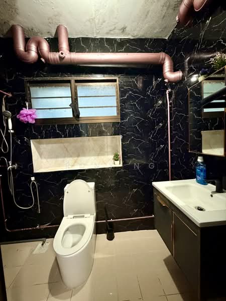 756 Woodlands Avenue 4, 756 Woodlands Avenue 4, 3 Bedrooms, 1,313 sqft, HDB Flat For Sale, by Rony Ng, 500148537 - Bathroom - PropertyGuru.com.sg