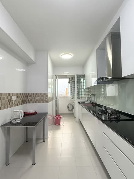 662C Edgedale Plains, 662C Edgedale Plains, 3 Bedrooms, 1,206 sqft, HDB Flat For Rent, by Rachel Tan, 500148538 - Kitchen - PropertyGuru.com.sg