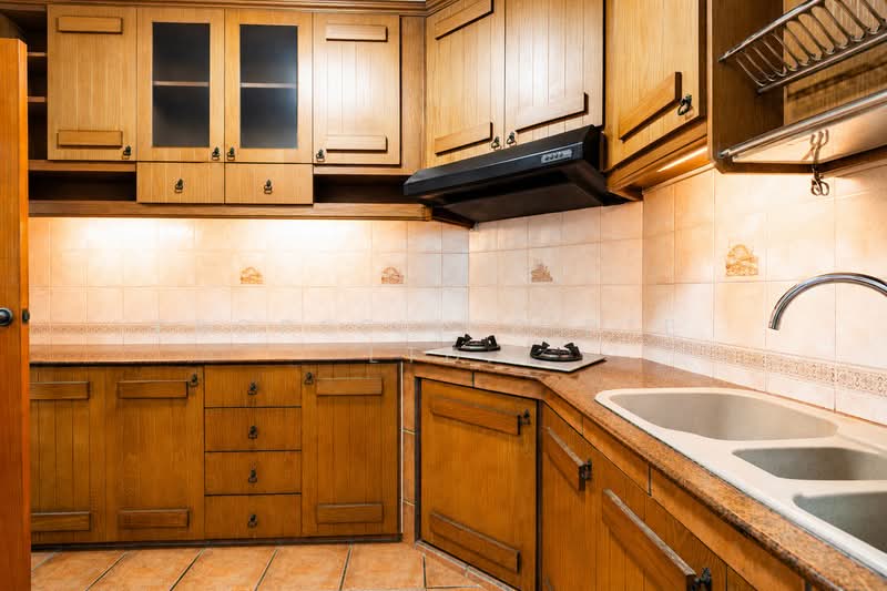 290 Bishan Street 24, 290 Bishan Street 24, 4 Bedrooms, 1,324 sqft, HDB Flat For Sale, by Kelly Tan, 500148540 - Kitchen - PropertyGuru.com.sg