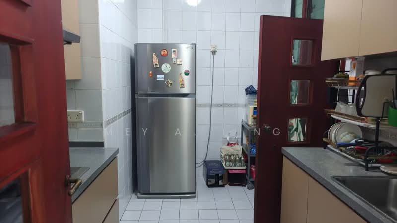 Parc Oasis, 37 Jurong East Avenue 1, 3 Bedrooms, 1,227 sqft, Condominium For Rent, by Mey A. Ling, 500148549 - Kitchen - PropertyGuru.com.sg