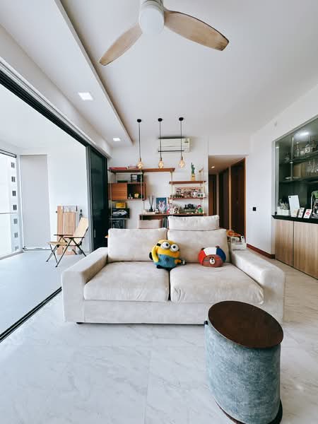 Waterfront Isle, 738 Bedok Reservoir Road, 3 Bedrooms, 1,216 sqft, Condominium For Rent, by King Tang, 500148554 - Living Room - PropertyGuru.com.sg