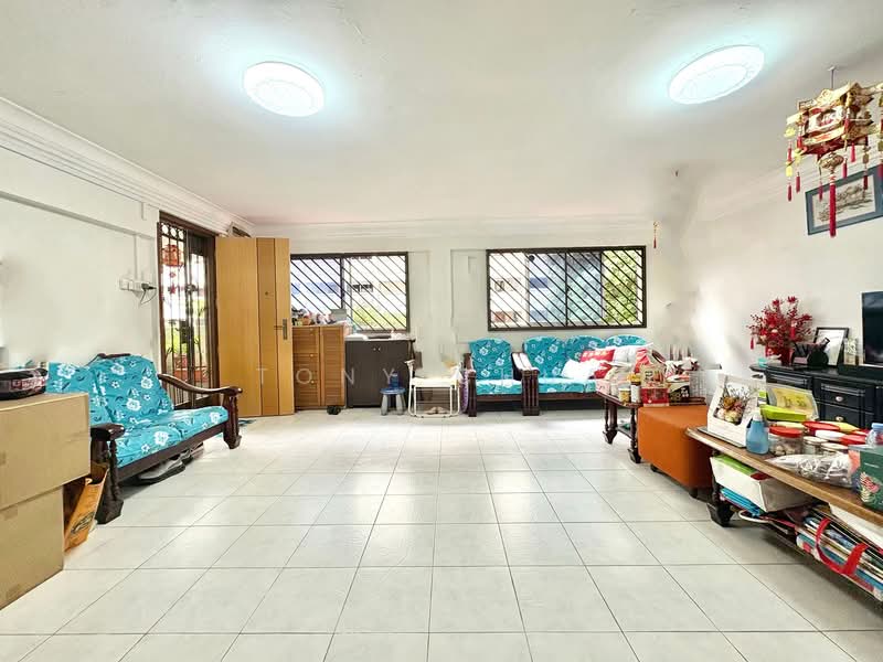 395 Yishun Ring Road, 395 Yishun Ring Road, 3 Bedrooms, 1,119 sqft, HDB Flat For Sale, by Tony Chua, 500148563 - Living Room - PropertyGuru.com.sg