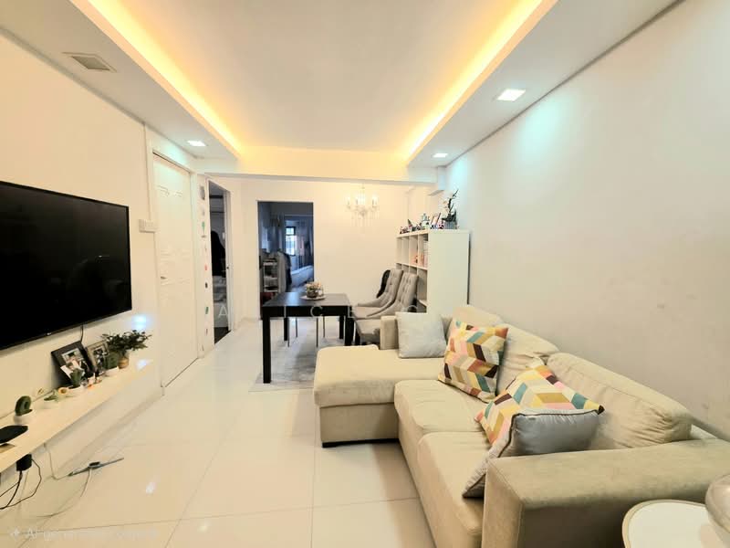 76 Lorong Limau, 76 Lorong Limau, 3 Bedrooms, 699 sqft, HDB Flat For Sale, by Alice Chu, 500148564 - Living Room - PropertyGuru.com.sg