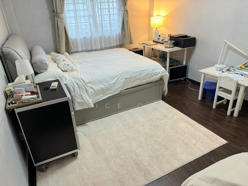 76 Lorong Limau, 76 Lorong Limau, 3 Bedrooms, 699 sqft, HDB Flat For Sale, by Alice Chu, 500148564 - Bedroom - PropertyGuru.com.sg