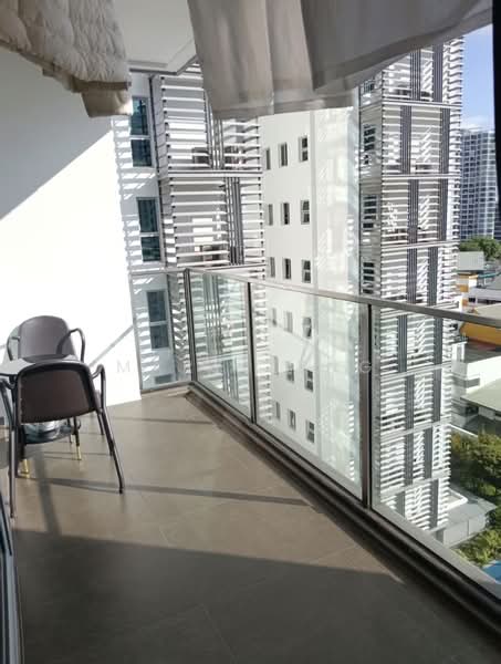 Eight Riversuites, 2 Whampoa East, 2 Bedrooms, 807 sqft, Condominium For Sale, by Mary Teng, 500148566 - Balcony - PropertyGuru.com.sg