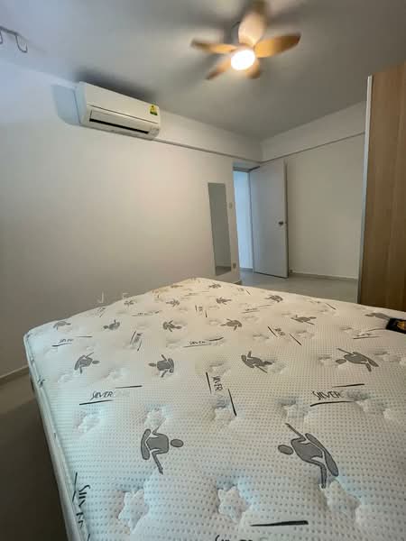 660 Jurong West Street 64, 660 Jurong West Street 64, 3 Bedrooms, 1,184 sqft, HDB Flat For Sale, by Jenny Lim, 500148569 - Bedroom - PropertyGuru.com.sg