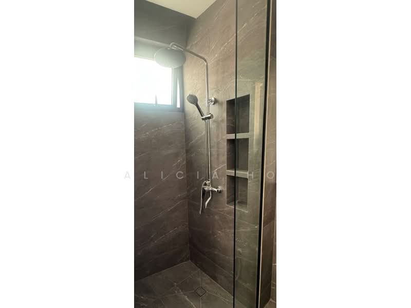 BRAND NEW D15 INTER-TERRACE, , 5 Bedrooms, 1,456 sqft, Terraced House For Sale, by Alicia Ho, 500148579 - Bathroom - PropertyGuru.com.sg