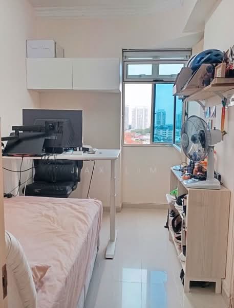 D15 Freehold 3 Bedder Near the MRT, , 3 Bedrooms, 1,163 sqft, Condominium For Sale, by Jax Lim, 500148583 - Bedroom - PropertyGuru.com.sg