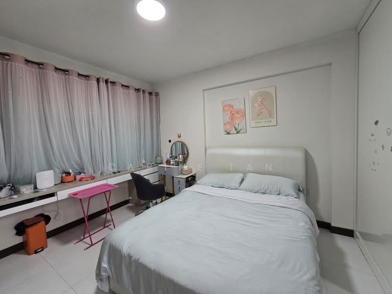 266C Punggol Way, 266C Punggol Way, 3 Bedrooms, 990 sqft, HDB Flat For Sale, by Carine Tan, 500148585 - Bedroom - PropertyGuru.com.sg