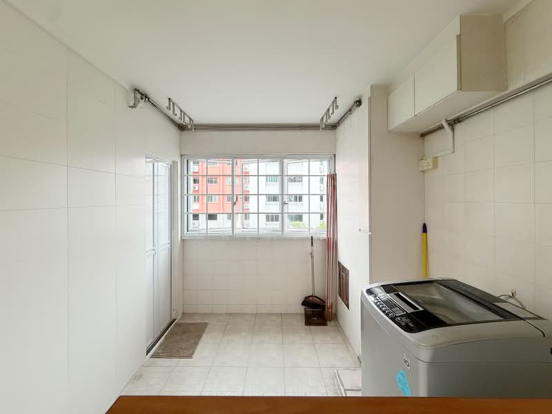 389 Yishun Avenue 6, 389 Yishun Avenue 6, 3 Bedrooms, 1,119 sqft, HDB Flat For Sale, by Farihin ., 500148586 - Laundry Area - PropertyGuru.com.sg