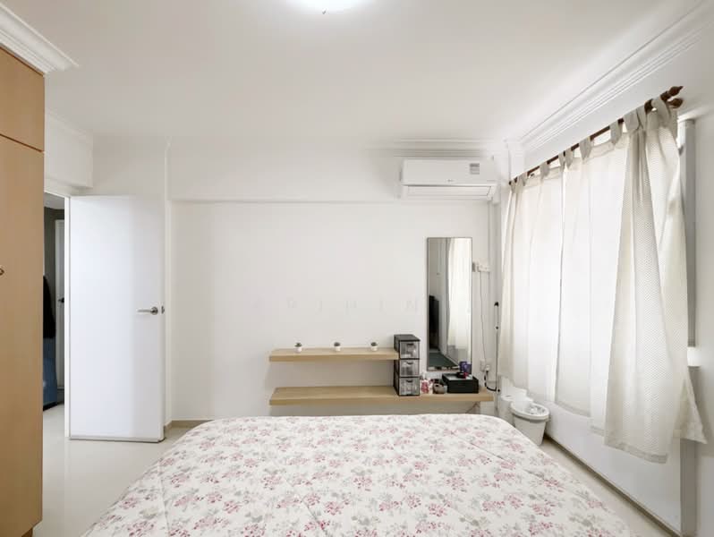 389 Yishun Avenue 6, 389 Yishun Avenue 6, 3 Bedrooms, 1,119 sqft, HDB Flat For Sale, by Farihin ., 500148586 - Master Bedroom - PropertyGuru.com.sg