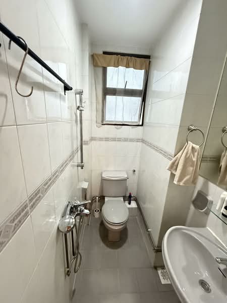 Kim Sia Court, 19 Jalan Jintan, Room Rental, 120 sqft, Apartment For Rent, by Venus Hu, 500148588 - Bathroom - PropertyGuru.com.sg