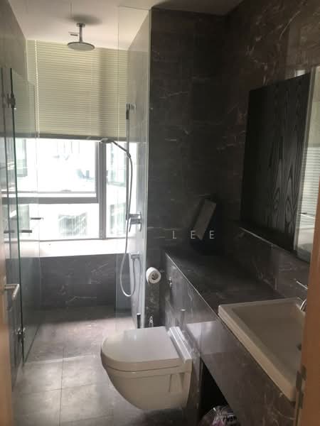 Helios Residences, 15 Cairnhill Circle, 2 Bedrooms, 1,281 sqft, Condominium For Rent, by Ben Lee, 500148595 - Bathroom - PropertyGuru.com.sg