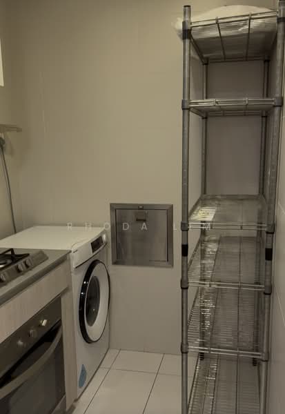 The Luxurie, 27 Compassvale Road, 2 Bedrooms, 775 sqft, Condominium For Rent, by Rhoda Lim, 500148597 - Kitchen - PropertyGuru.com.sg