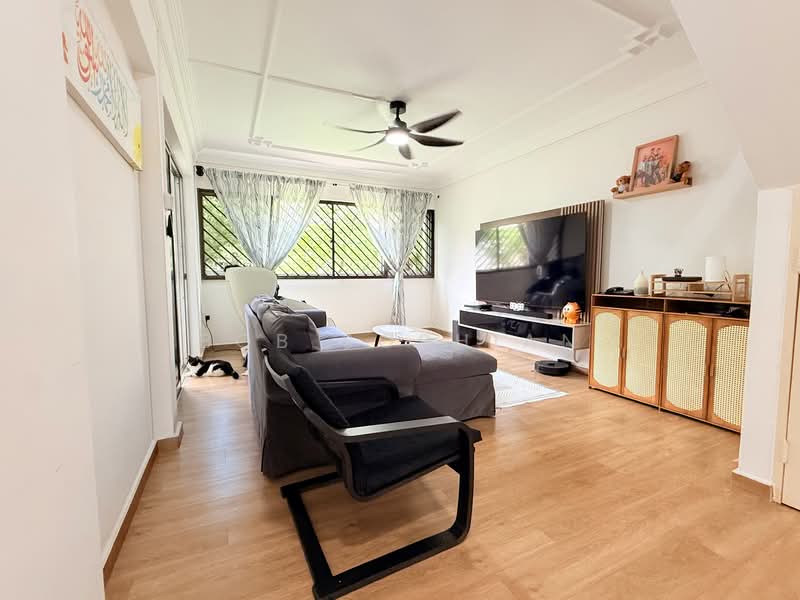 940 Tampines Avenue 5, 940 Tampines Avenue 5, 4 Bedrooms, 1,571 sqft, HDB Flat For Sale, by Bob Sophian, 500148600 - Living Room - PropertyGuru.com.sg
