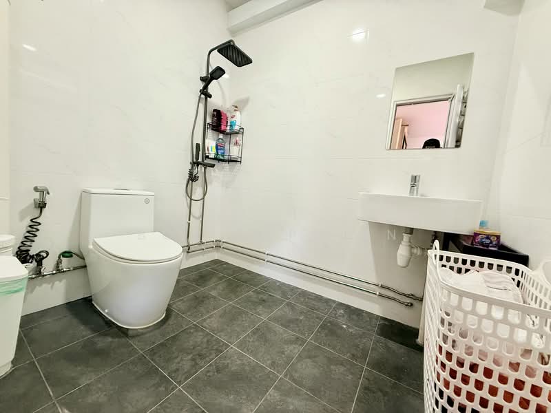 940 Tampines Avenue 5, 940 Tampines Avenue 5, 4 Bedrooms, 1,571 sqft, HDB Flat For Sale, by Bob Sophian, 500148600 - Bathroom - PropertyGuru.com.sg