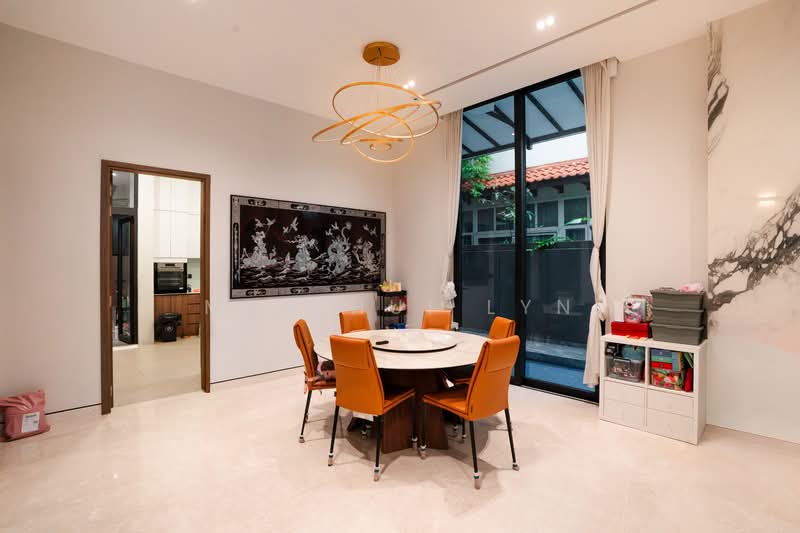 Almost Brand New 3.5 Storey Detached in Kembangan With Private Lift, Swimming Pool and Attic, Lengkong Empat / Lengkong Lima / Lengkong Satu, 8 Bedrooms, 8,000 sqft, Detached House For Sale, by Mak Hui Lyn, 500148607 - Dining Room - PropertyGuru.com.sg