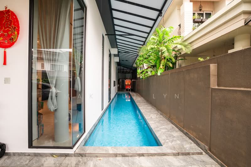Almost Brand New 3.5 Storey Detached in Kembangan With Private Lift, Swimming Pool and Attic, Lengkong Empat / Lengkong Lima / Lengkong Satu, 8 Bedrooms, 8,000 sqft, Detached House For Sale, by Mak Hui Lyn, 500148607 - Exterior - PropertyGuru.com.sg