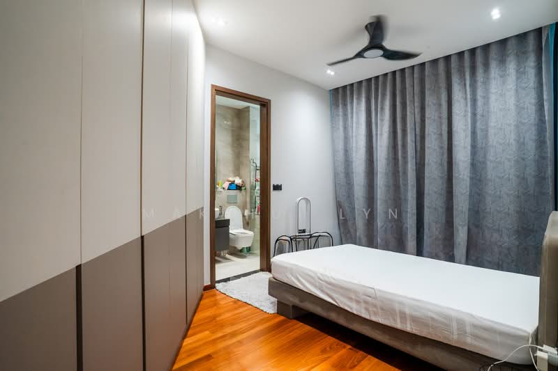 Almost Brand New 3.5 Storey Detached in Kembangan With Private Lift, Swimming Pool and Attic, Lengkong Empat / Lengkong Lima / Lengkong Satu, 8 Bedrooms, 8,000 sqft, Detached House For Sale, by Mak Hui Lyn, 500148607 - Bedroom - PropertyGuru.com.sg