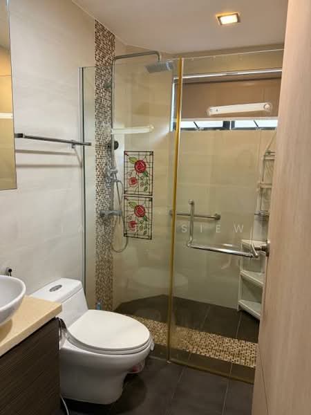 Bayshore Park, 50 Bayshore Road, 2 Bedrooms, 936 sqft, Condominium For Rent, by Tan T. Siew, 500148609 - Bathroom - PropertyGuru.com.sg