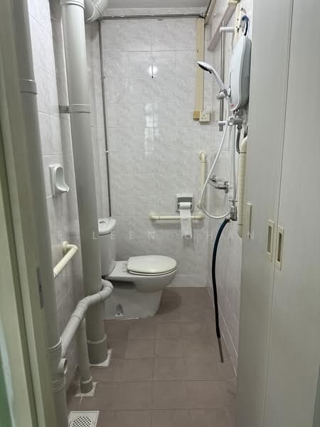 6 Jalan Batu, 6 Jalan Batu, 2 Bedrooms, 645 sqft, HDB Flat For Sale, by Eileen Chan, 500148611 - Bathroom - PropertyGuru.com.sg