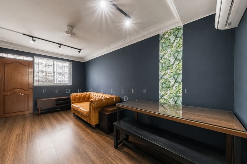 83 Commonwealth Close, 83 Commonwealth Close, 2 Bedrooms, 646 sqft, HDB Flat For Sale, by Florence Ho, 500148630 - Living Room - PropertyGuru.com.sg