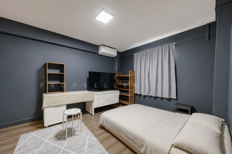83 Commonwealth Close, 83 Commonwealth Close, 2 Bedrooms, 646 sqft, HDB Flat For Sale, by Florence Ho, 500148630 - Bedroom - PropertyGuru.com.sg