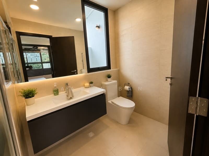 Springside Avenue, Springside Avenue, 5 Bedrooms, 4,000 sqft, Terraced House For Sale, by Aaron Ban, 500148648 - Bathroom - PropertyGuru.com.sg